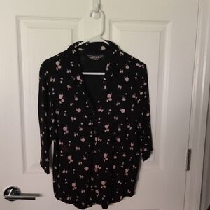 💋 VICTORIA'S SECRET Black and Pink Floral Button-Down Shirt 💋